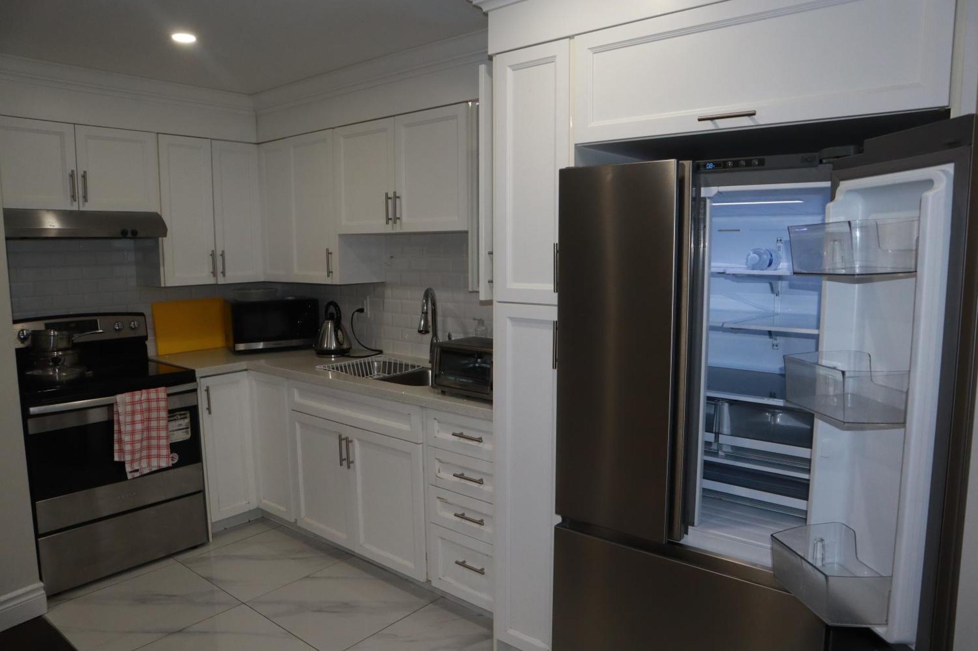 ברמפטון Stunning Furnished 2Bedroom/2Washroom Apartment מראה חיצוני תמונה