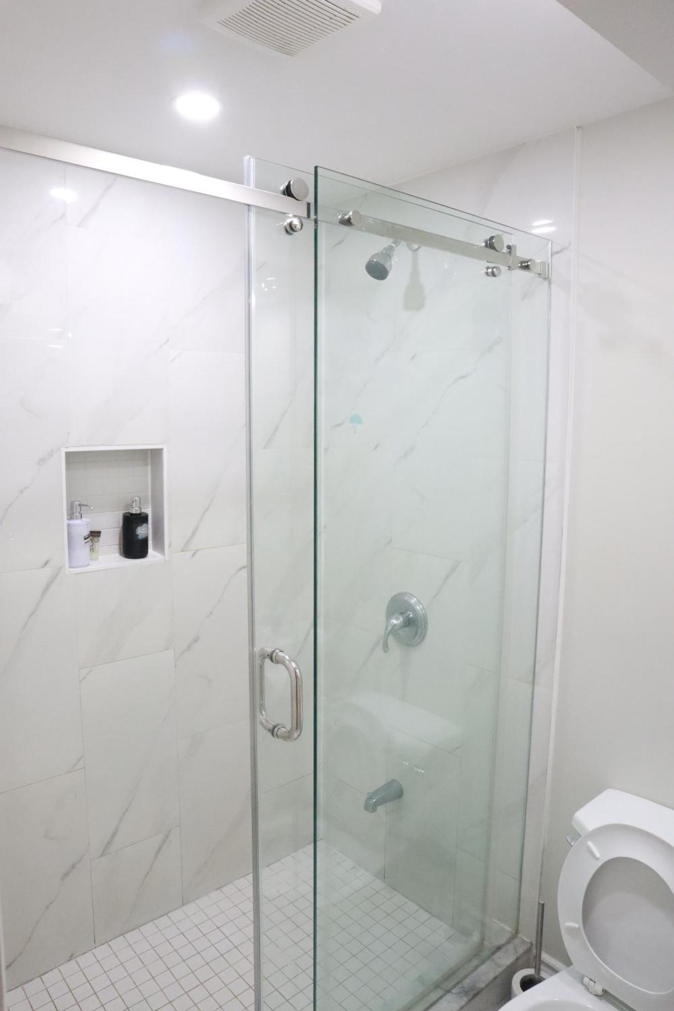 ברמפטון Stunning Furnished 2Bedroom/2Washroom Apartment מראה חיצוני תמונה