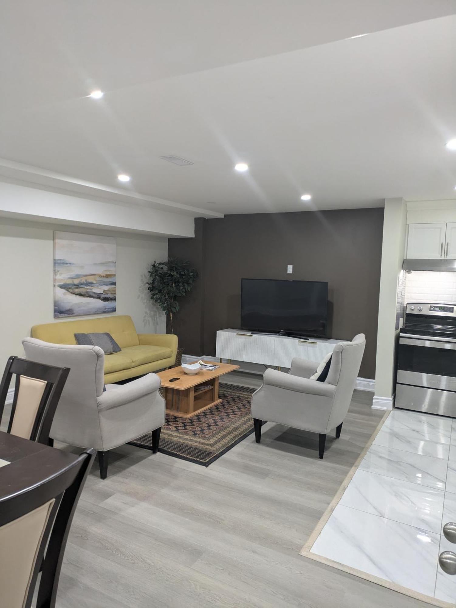 ברמפטון Stunning Furnished 2Bedroom/2Washroom Apartment מראה חיצוני תמונה